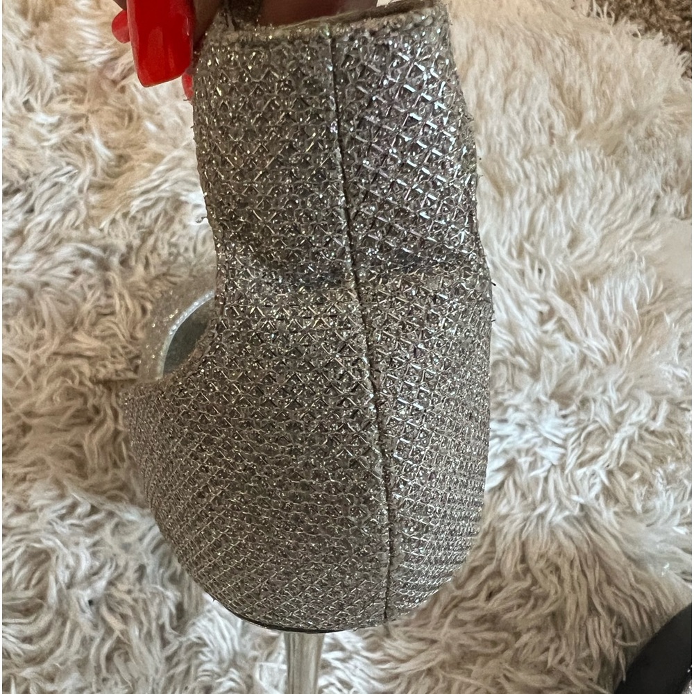 Heels - Picture 4 of 9